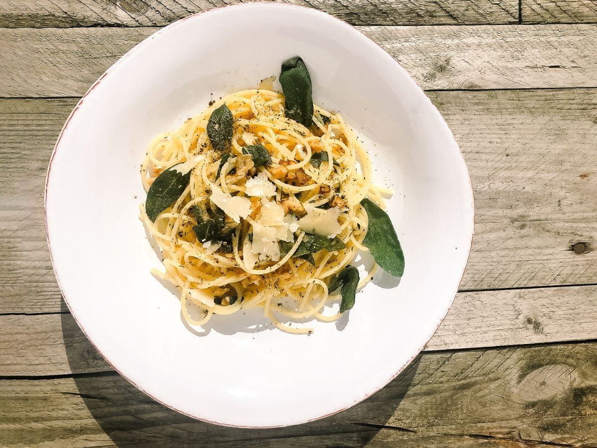 Pasta in Salbeibutter - Spaghetti Salbei Butter Strandküche